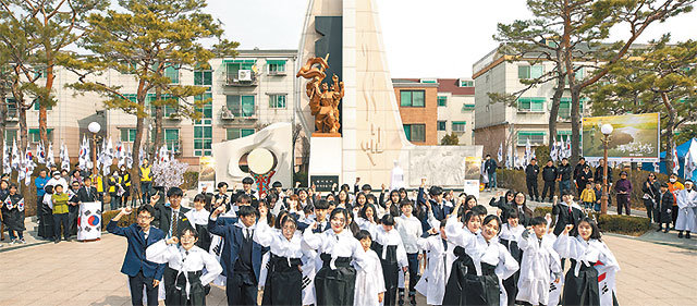 학생들 휴교, 상인들은 철시… 섬 곳곳서 함성-봉화 피어올라