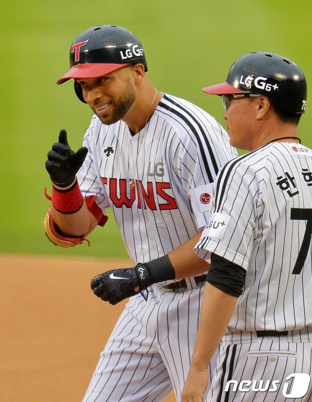 LG 트윈스에서 뛰었던 제임스 로니가 현역 은퇴를 선언했다. © News1