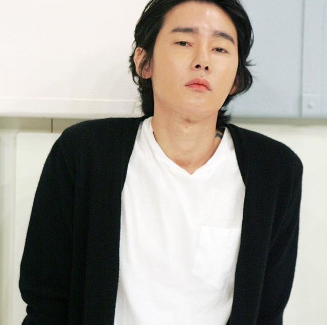 허지웅 인스타그램