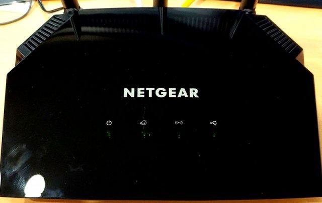 제품 상단 LED (출처=IT동아)