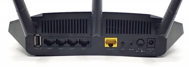 제품 후면 인터페이스 (출처=IT동아)