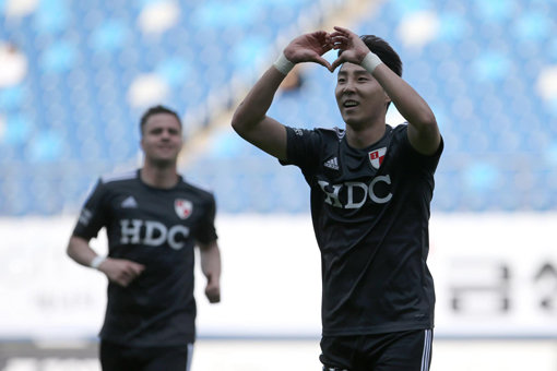 부산 이정협. 사진출처 | 부산아이파크 페이스북