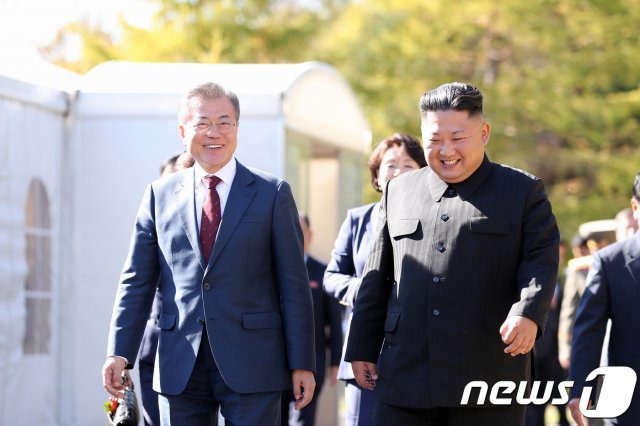문재인 대통령과 김정은 북한 국무위원장. © News1 평양사진공동취재단