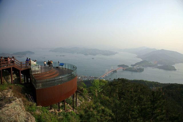 사천 각산전망대에서 바라본 한려해상국립공원의 비경