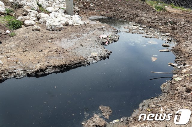 제주 서귀포시 남원매립장에 침출수가 고여 있다.(제주환경운동연합 제공)© 뉴스1