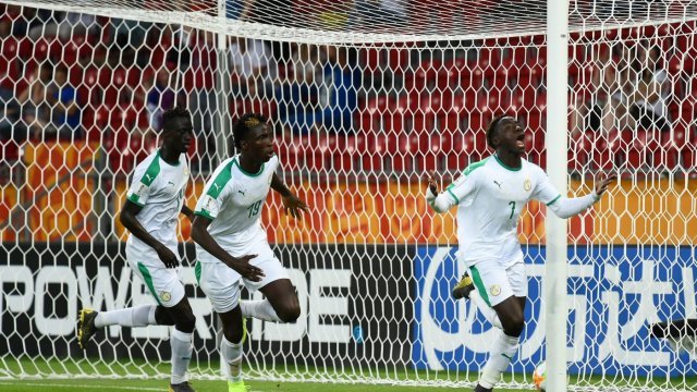 세네갈 선수들이 골을 넣은 뒤 기뻐하는 모습. (FIFA 홈페이지 캡처) © 뉴스1