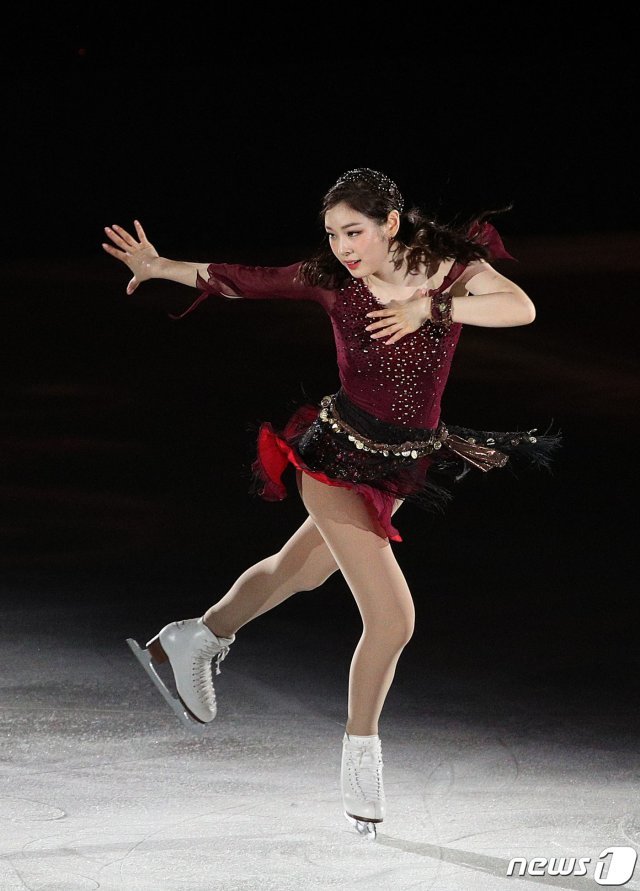 피겨여왕 김연아가 6일 오후 서울 송파구 올림픽공원 KSPO돔에서 열린 올댓스케이트 2019 아이스쇼에서 열정적인 연기를 선보이고 있다. 2019.6.6/뉴스1