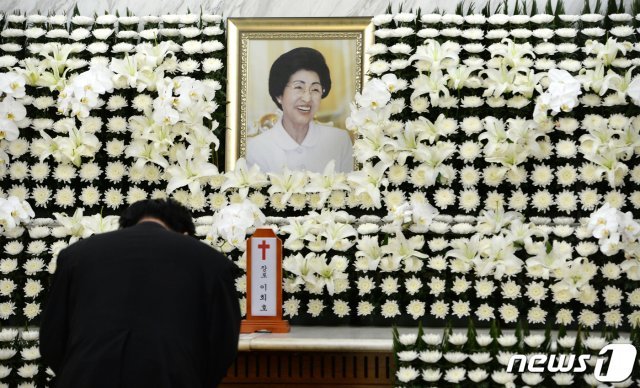 11일 서울 서대문구 신촌세브란스 장례식장에 故 김대중 전 대통령 부인 이희호 여사의 빈소가 마련돼 있다. 2019.6.11/뉴스1 © News1