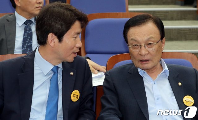 이해찬 더불어민주당 대표와 이인영 원내대표. © News1