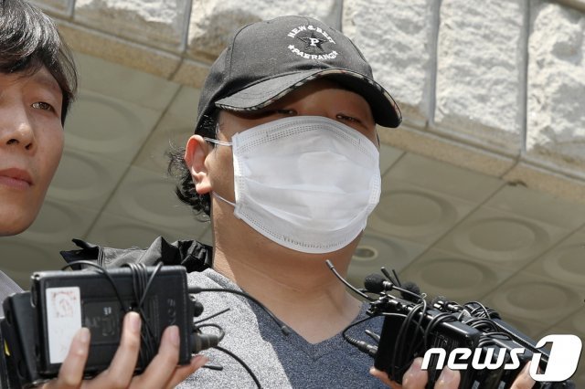 오피스텔 경비원 2명을 살해한 혐의를 받는 강모씨. © News1