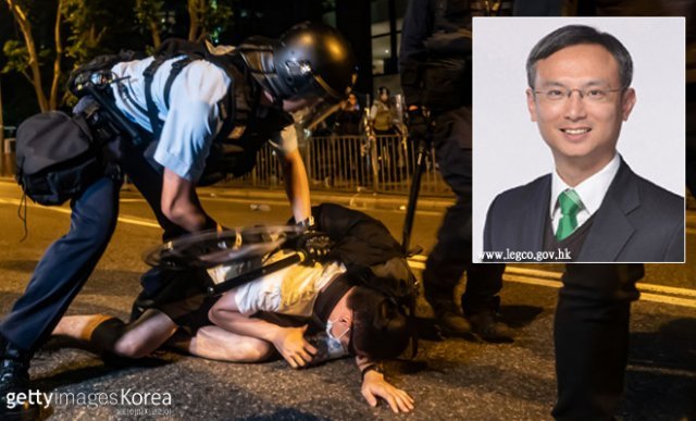 시위대를 진압하는 홍콩 경찰(왼쪽), 홍콩 병원 환자 데이터베이스 시스템에 ‘백도어(backdoor)’가 존재한다는 주장한  피에르 찬 의원. 사진출처 | (GettyImages)/이매진스, www.legco.gov.hk