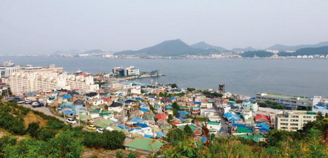 서산배수지 언덕에서 바라다 본 목포항.