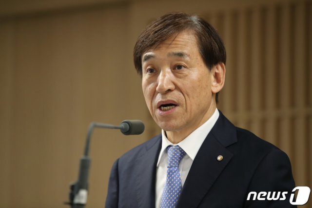이주열 한국은행 총재가 25일 서울 중구 세종대로 한은 본관에서 열린 오찬간담회에서 기자들의 질문에 답변하고 있다. (한국은행 제공) 2019.6.25/뉴스1