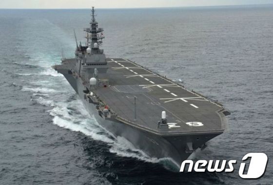 일본 해상자위대의 항모급 헬기 탑재형 호위함 ‘이즈모“ (일본 해상자위대 제공) © News1