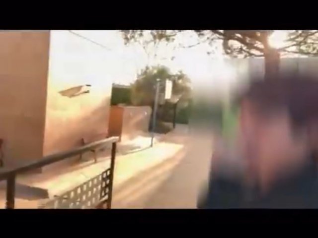 자유조선이 25일 주스페인 북한 대사관 진입 당시의 영상을 공개했다. (자유조선 유튜브 캡처화면)