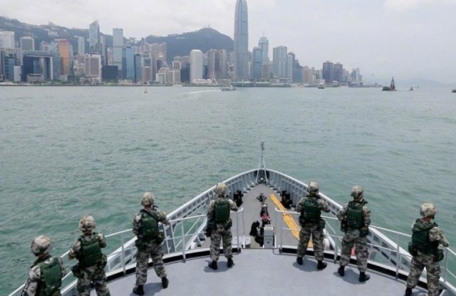 인민군이 육해공 합동 군사훈련을 하고 있다 - 인민군 웨이보 갈무리