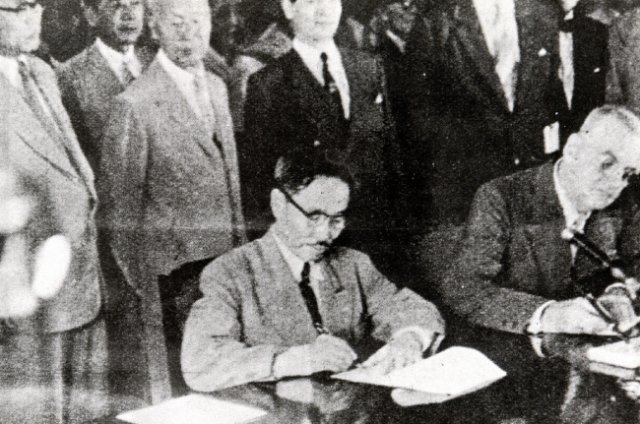 1953년 10월 1일 서울에서 열린 한미상호방위조약 조인식. [동아DB]