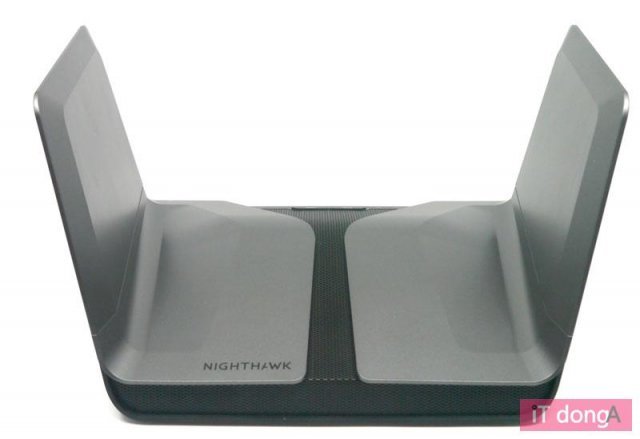 AX6000 성능을 갖춘 넷기어 나이트호크 RAX80 (출처=IT동아)