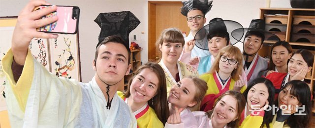 러시아 청소년들 “한국 전통예절 배워요”｜동아일보
