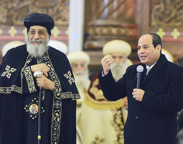 올해 1월 개관한 신행정수도 내 콥트 기독교 교회에서 연설 중인 압둘팟타흐 시시 이집트 대통령(오른쪽). 사진 출처 아랍뉴스