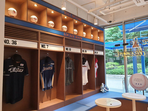서울 삼성동 케이엔 빌딩에 위치한 야구 콘셉트 복화문화공간 라커디움 파크. 사진제공｜㈜케이엔코리아