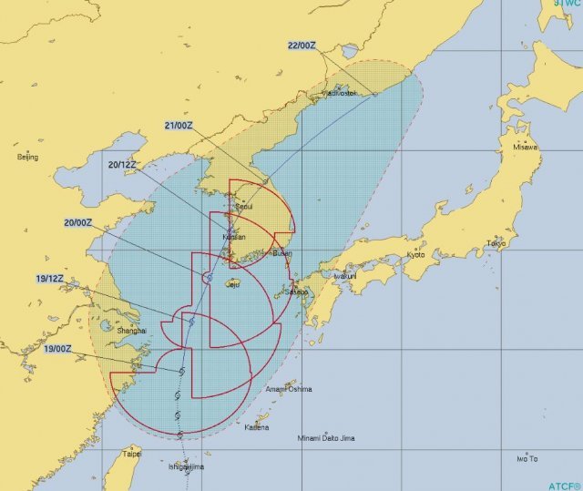 JTWC의 다나스 이동 경로 예상. ‘Z’는 협정세계시(UTC)로 9시간 더하면 한국시간이 된다. 예컨대 20/12Z는 한국시간으로 20일 오후 9시다.