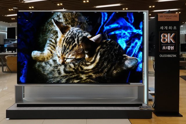LG전자 88인치 8K OLED TV. (출처=IT동아)