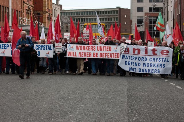 글로벌 금융위기 직후 아일랜드의 실직자들이 거리로 나왔다. 출처 위키피디아