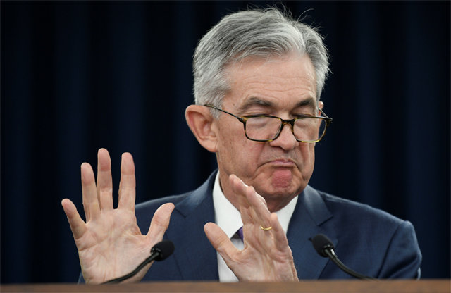 제롬 파월 미국 연방준비제도(Fed·연준) 의장이 지난달 31일(현지 시간) 워싱턴에서 열린 미 연방공개시장위원회(FOMC) 이후 기자회견을 하고 있다. FOMC는 이날 금리를 0.25%포인트 인하했다. 워싱턴=신화 뉴시스