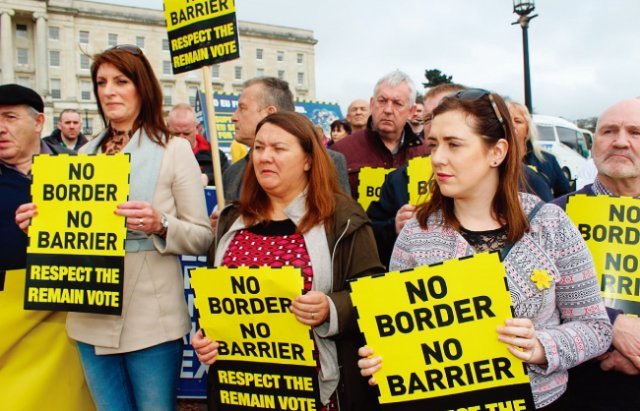 북아일랜드의 신페인당 지지자들이 노딜 브렉시트 반대 시위를 벌이고 있다. [신페인당]