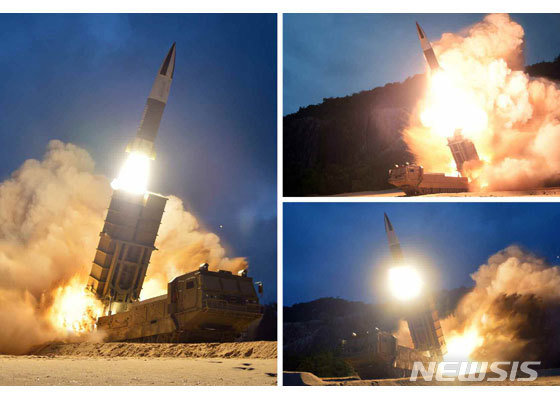 노동신문은 11일 김정은 북한 국무위원장이 전날 새 무기의 시험사격을 지도했다고 보도하며 무기 발사 장면을 공개했다. 노동신문