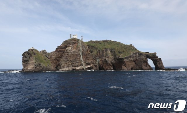 11일 여객선에서 바라본 경상북도 울릉군 독도가 절경을 보이고 있다. © News1