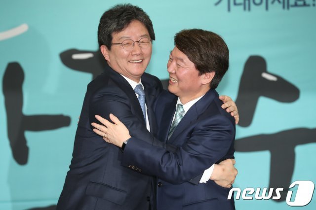 유승민 전 바른미래당 대표(왼쪽)과 안철수 전 대표. © News1
