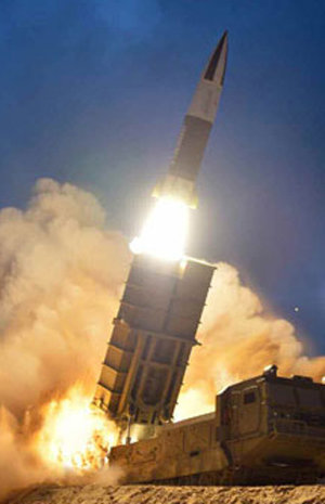 딘거리 탄도미사일(추정) 북한판 에이태킴스(ATACMS)신형 전술 미사일 유력