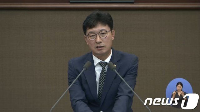 문장길 더불어민주당 서울시의원(강서2)이 26일 오후 서울시의회 본회의장에서 열린 시정질문에서 발언하고 있다.(서울시의회 생방송 캡처 화면) © 뉴스1