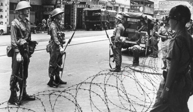 1967년 비상사태 당시 홍콩의 길거리 모습 - SCMP 갈무리