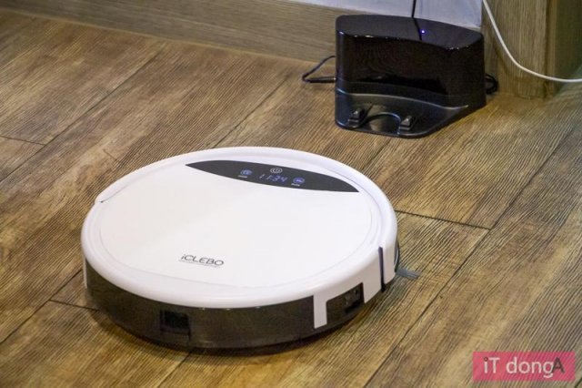 스스로 충전기를 찾아가는 아이클레보 G5 (출처=IT동아)