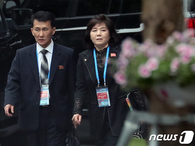 최선희 북한 외무성 부상(오른쪽)/뉴스1 © News1