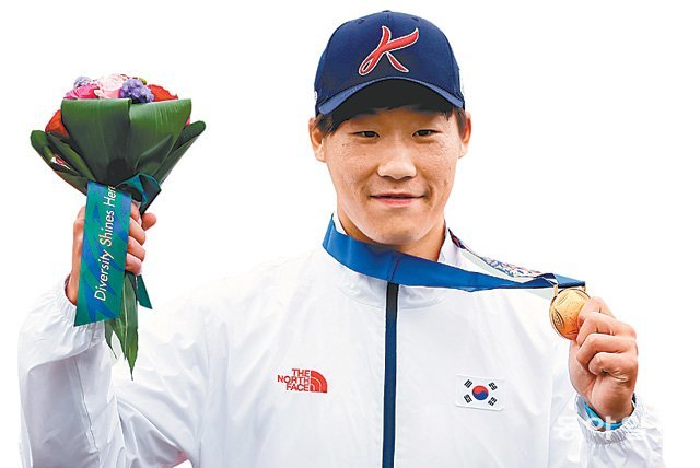 2014 인천 아시아경기대회 당시 24년 만에 한국 카누에 금메달을 안긴 조광희. 동아일보DB