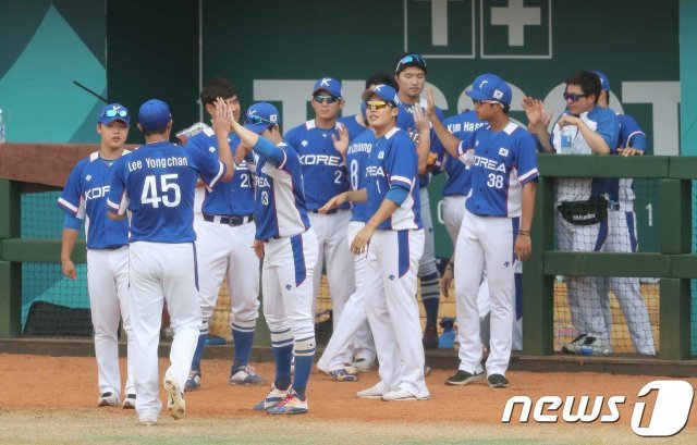 2018 자카르타-팔렘방 아시안게임에 참가한 한국 야구대표팀. 뉴스1 © News1