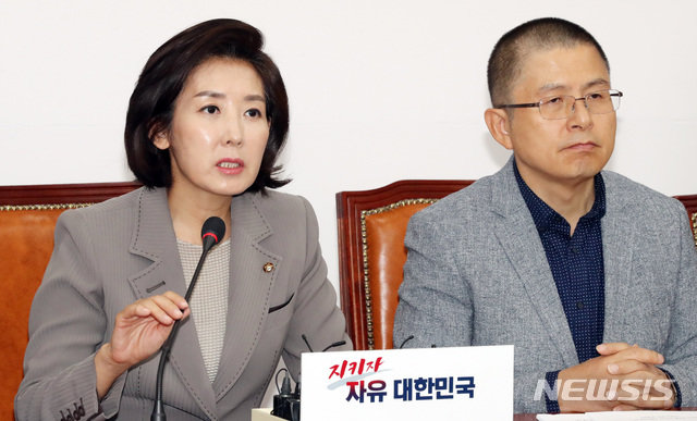자유한국당 나경원 원내대표, 황교안 대표(왼쪽부터). 사진=뉴시스