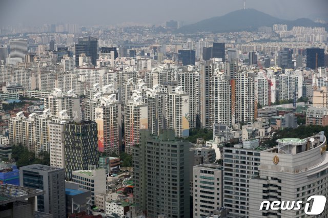 서울 강남의 아파트 단지. © News1
