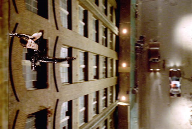 4DX로 재개봉되는 영화 ‘매트릭스’는 영상은 그대로지만 관객이 액션을 체험하는 듯한 느낌을 준다. 워너브러더스코리아 제공