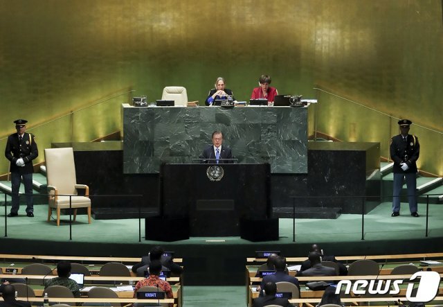 문재인 대통령이 24일 오후(현지시간) 미국 뉴욕 유엔 총회장에서 기조연설을 하고 있다.(청와대 제공) 뉴스1