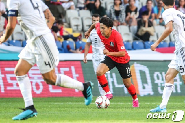 5일 오후(한국시간) 터키 이스탄불 파티흐 테림 스타디움에서 열린 축구 국가대표팀 평가전 한국과 조지아 경기에서 이강인이 드리블을 하고 있다./뉴스1 © News1