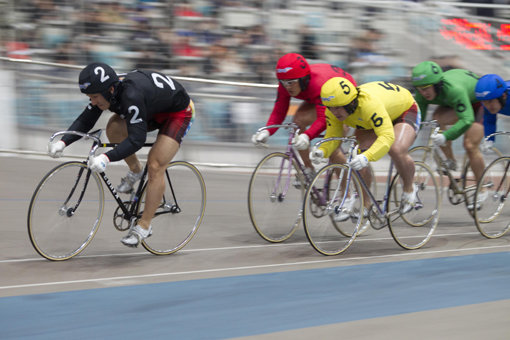경륜에서는 어떤 선수가 어떻게 선행을 받아 레이스를 이끌고 가느냐가 경주 흐름에 큰 영향을 미친다. 그만큼 선행형 선수도 연대가 중요한 경륜에서의 전략적 키플레이어로 부각되고 있다. 사진제공｜국민체육진흥공단