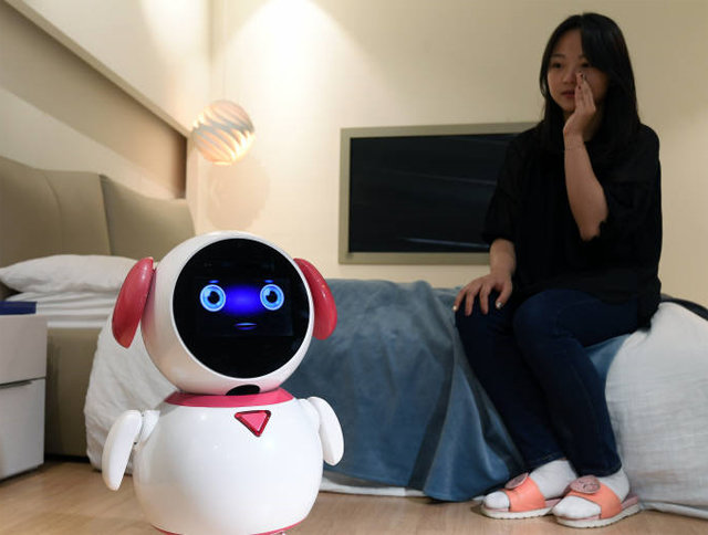 한국과학기술연구원(KIST)이 개발한 경증 치매환자 돌봄 AI 로봇 ‘마이봄’. KIST 제공