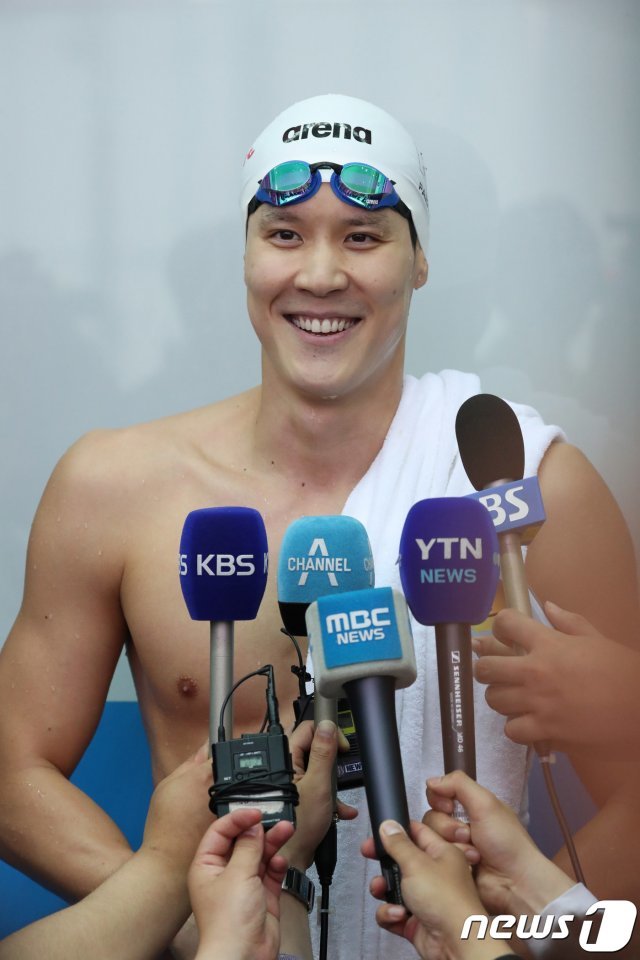 2018 수영국가대표 선발대회 남자 일반부 자유형 400m 결승전에서 우승한 박태환. /뉴스1 © News1