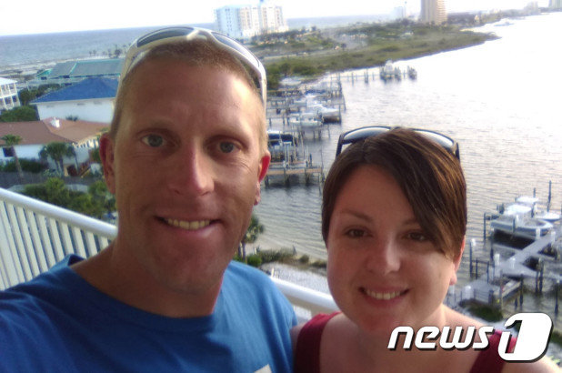 숨진 사위 버건씨 부부 (페이스북) © 뉴스1