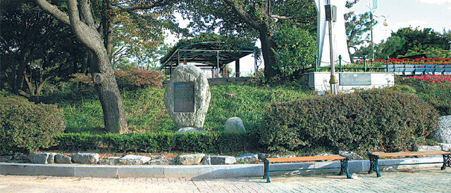 우리나라 최초의 근대공원으로 꼽히는 인천 자유공원(만국공원)에서 1919년 4월 2일 한성 임시정부 출범을 위한 13도 대표자 회의가 열렸다. 당시 이 일대는 외국인들이 거주하는 조계지로 치외법권 지역이었다. 독립기념관 제공